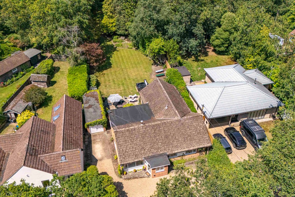 House in Taplow, England 2 - 18260693