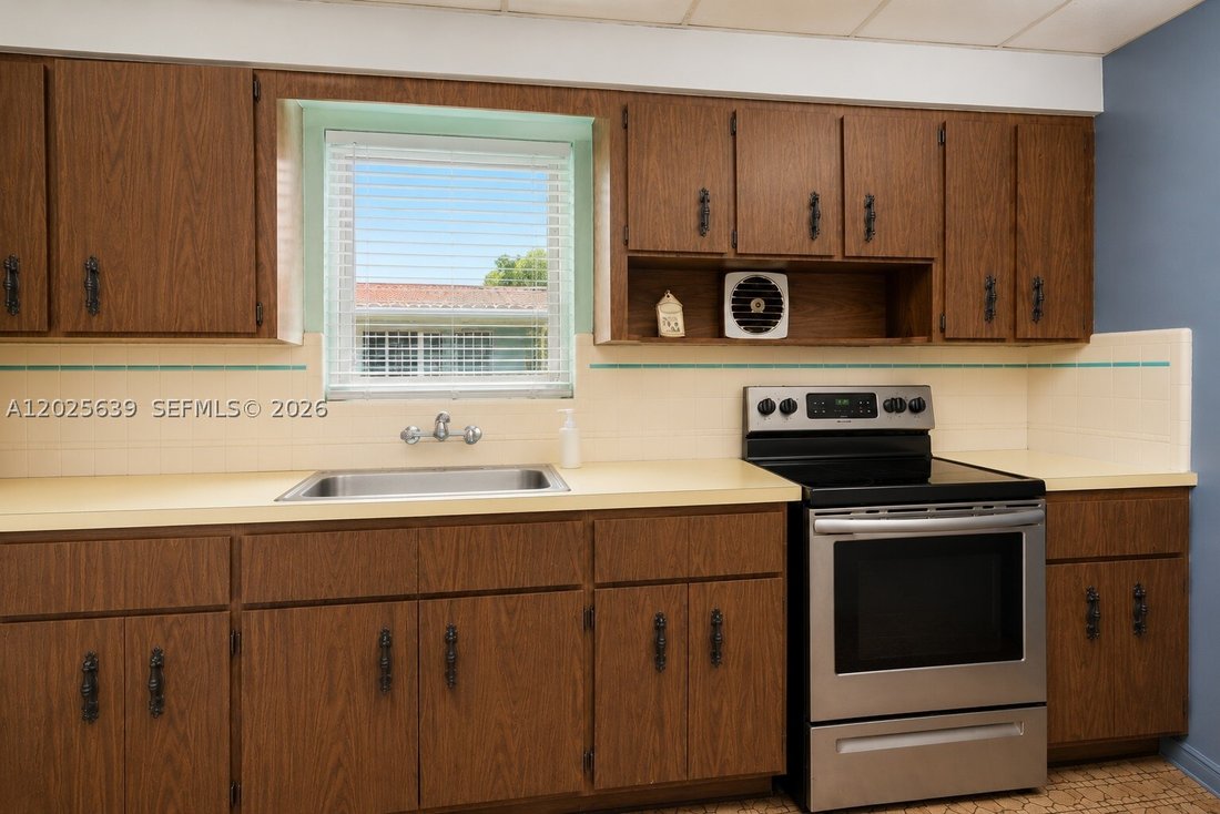 House in Miami, Florida, United States 5 - 18019213