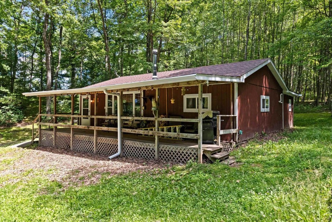 House in Waupaca, Wisconsin, United States 1 - 18263542