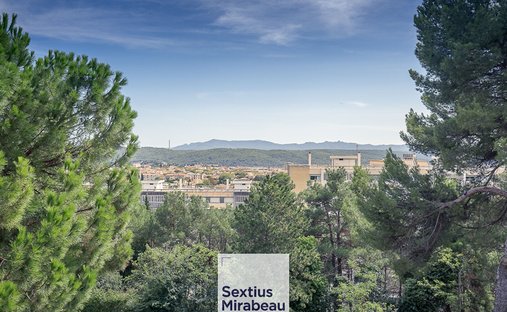 Apartment in Granettes-Jauberte-Sainte Anne, Aix-en-Provence, France 1