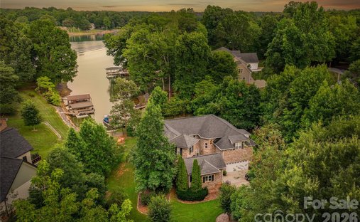 House in Lake Norman of Catawba, North Carolina, United States 1