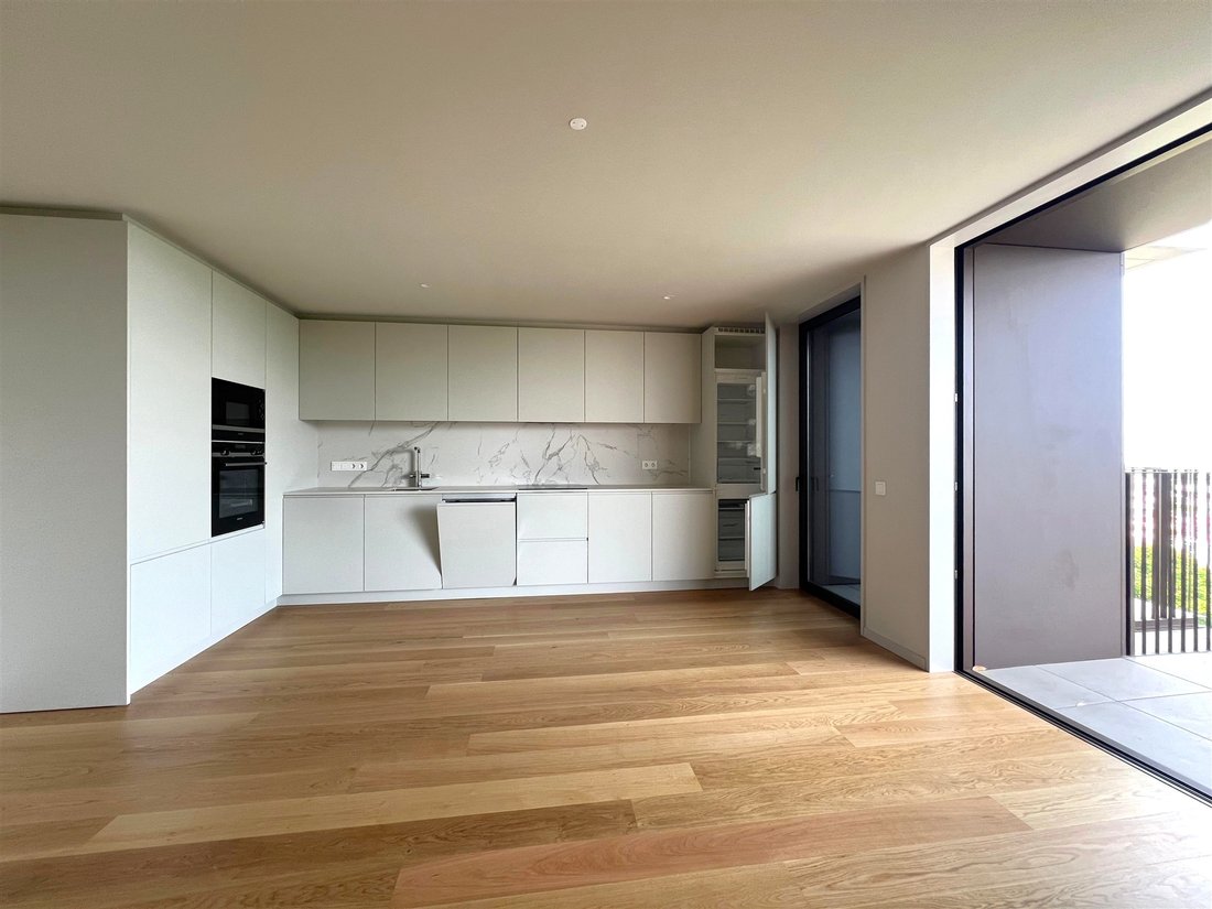 Apartment in Santa Marinha e Sao Pedro da Afurada, Porto District, Portugal 1 - 18266157