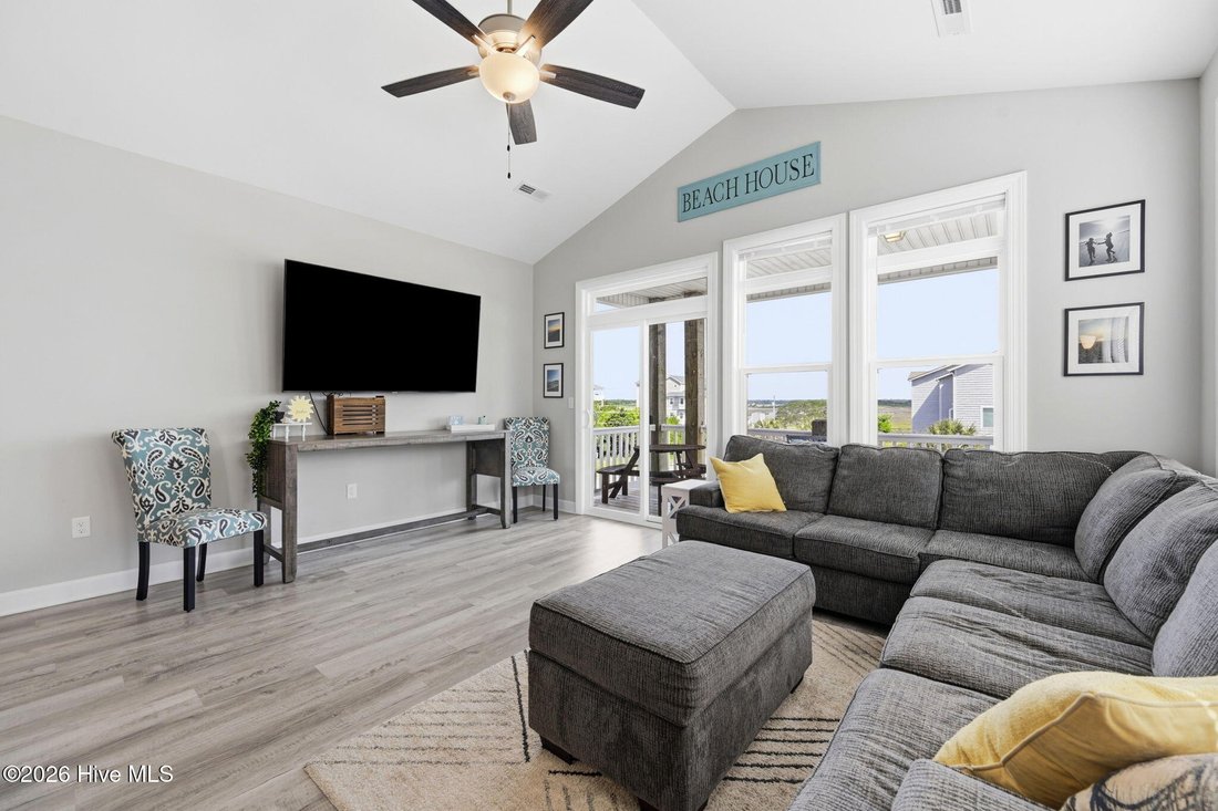Townhouse in North Topsail Beach, North Carolina, United States 4 - 18260705