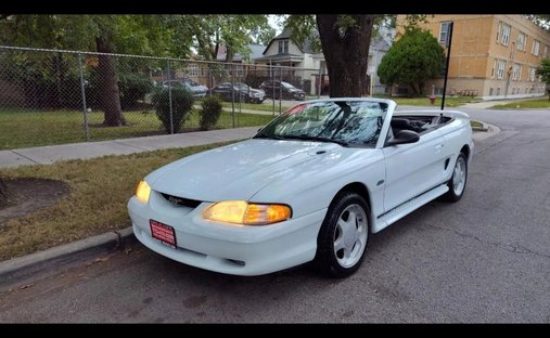 1998 Ford Mustang GT Convertible 2D in Chicago, IL, United States 1