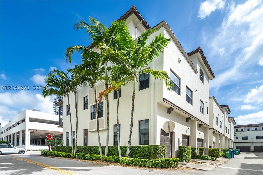 Condo in Miami Springs, Florida, United States 5 - 18264360