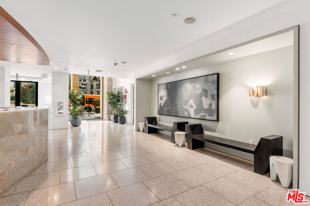 Condo in Los Angeles, California, United States 3 - 18263660