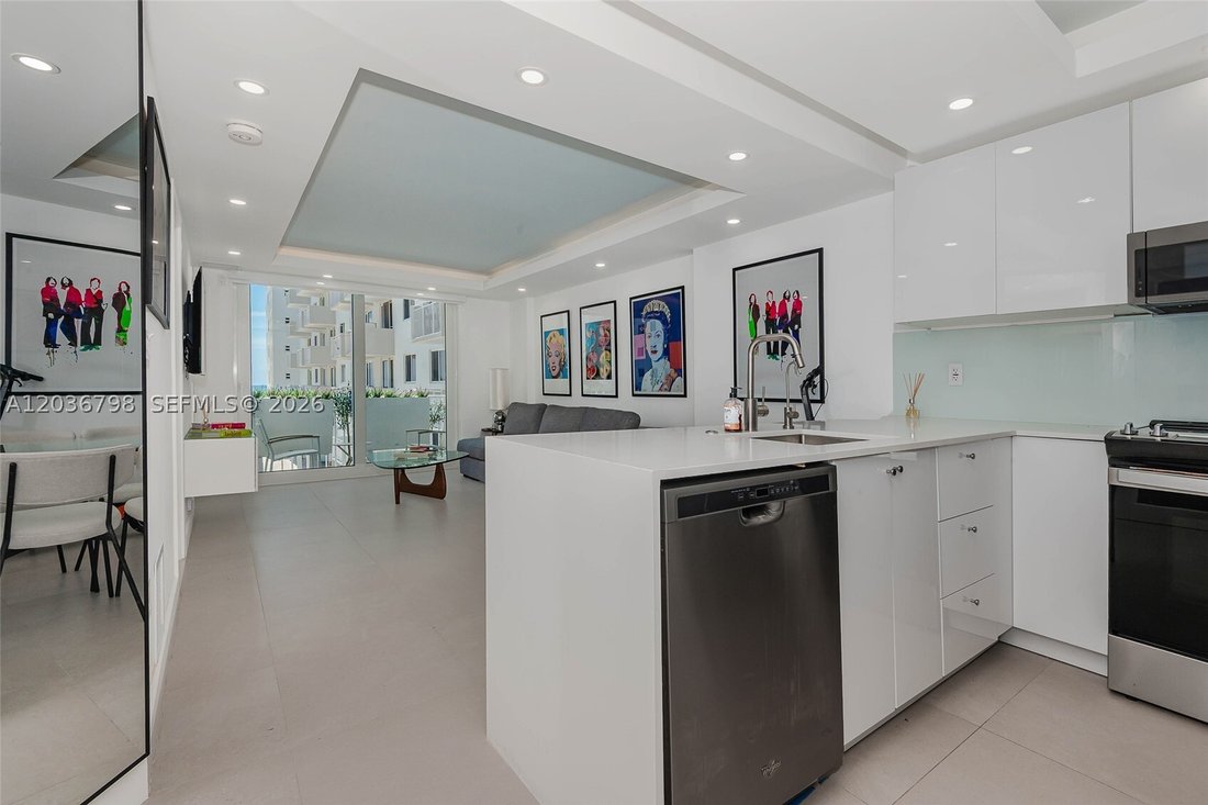 Condo in Miami Beach, Florida, United States 1 - 18264319
