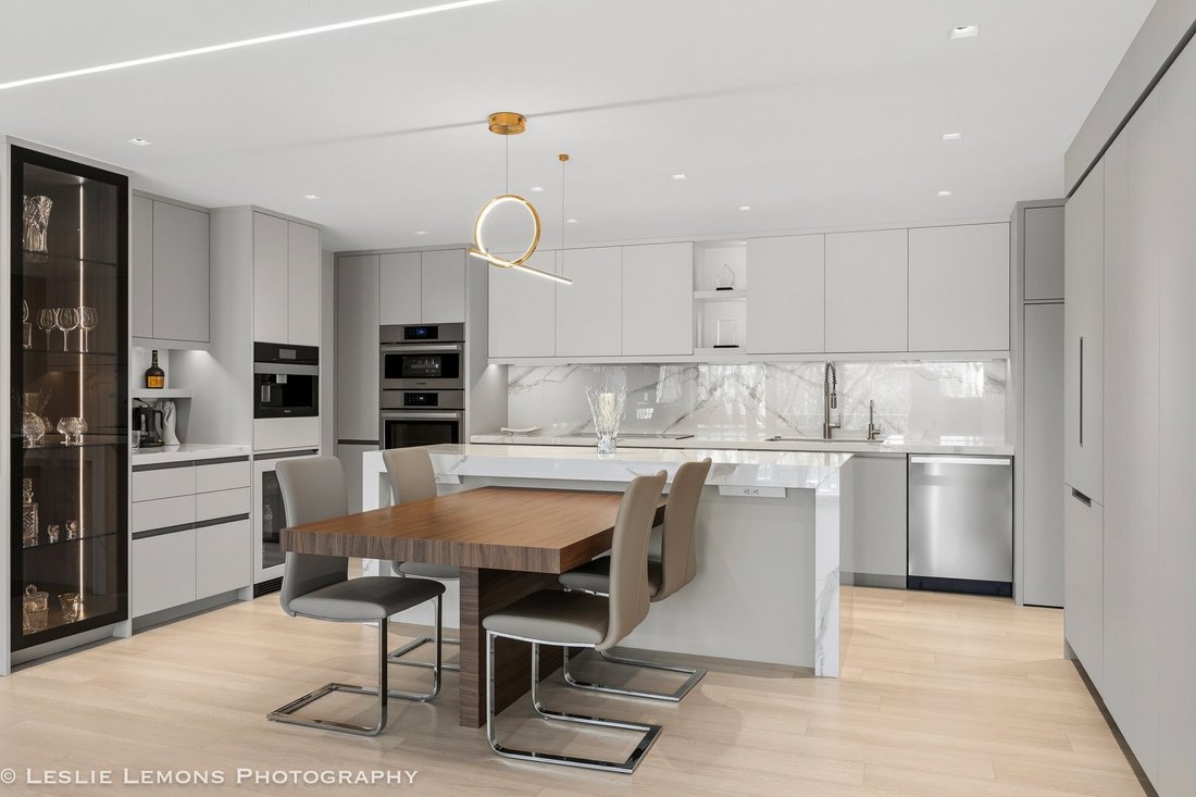 Condo in Oak Brook, Illinois, United States 5 - 18264879
