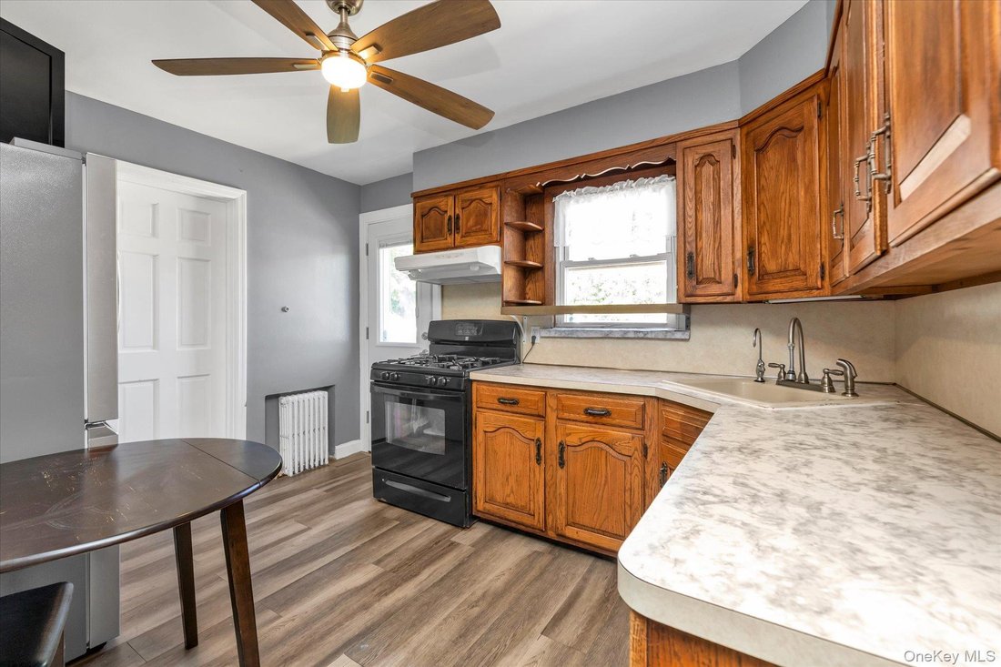 House in Elmont, New York, United States 5 - 18261672