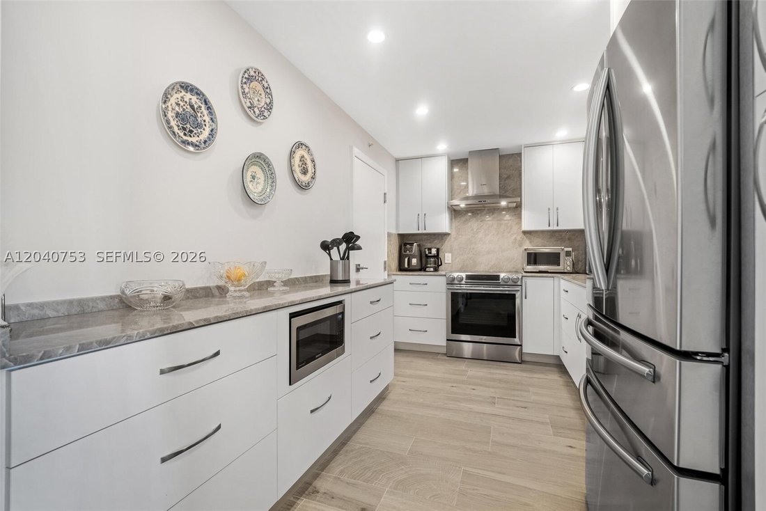 Condo in Miami, Florida, United States 5 - 18260895