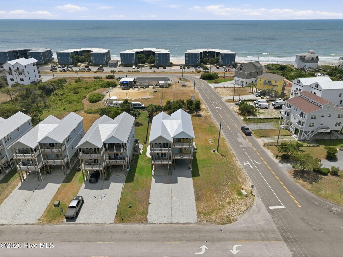 Townhouse in North Topsail Beach, North Carolina, United States 2 - 18260705