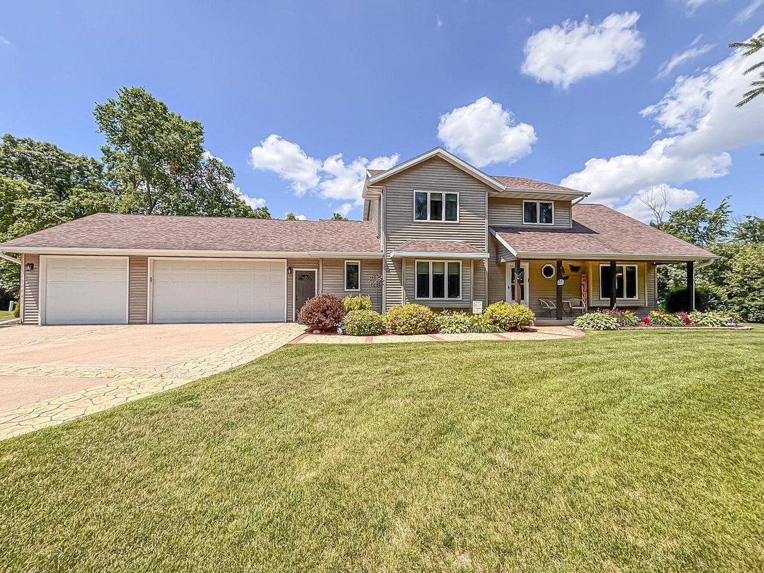 House in Sullivan, Wisconsin, United States 1 - 18260367