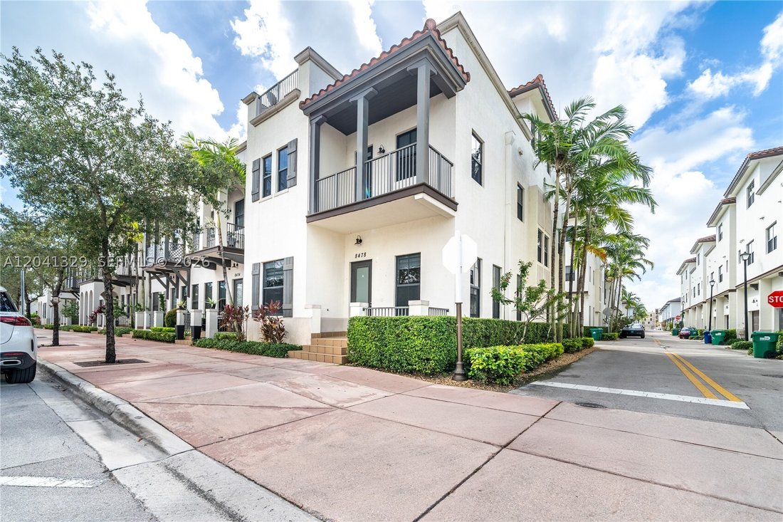 Condo in Miami Springs, Florida, United States 2 - 18264360