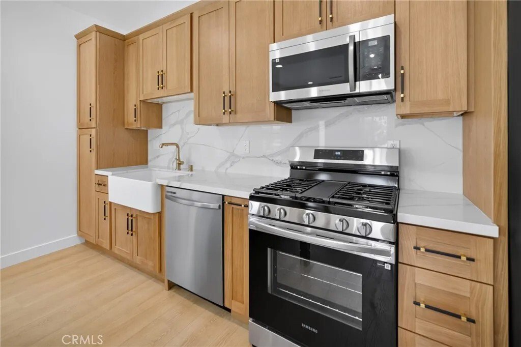 Los Angeles, California, United States 5 - 18264845