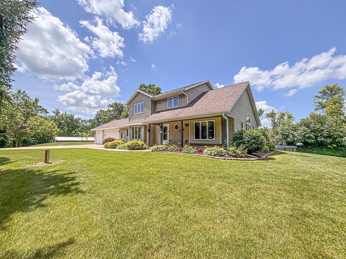 House in Sullivan, Wisconsin, United States 3 - 18260367