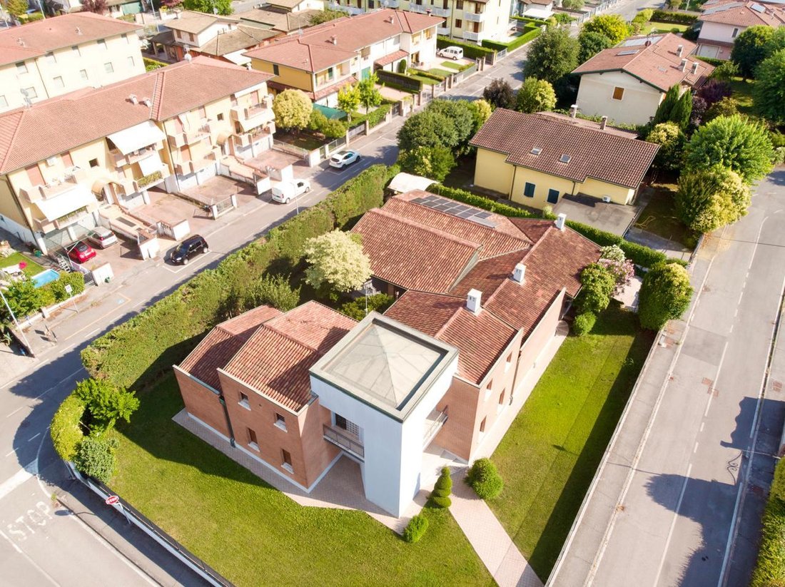 Villa in Calvisano, Lombardy, Italy 2 - 13243325