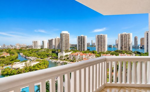 Condo in Golden Beach, Florida, United States 1