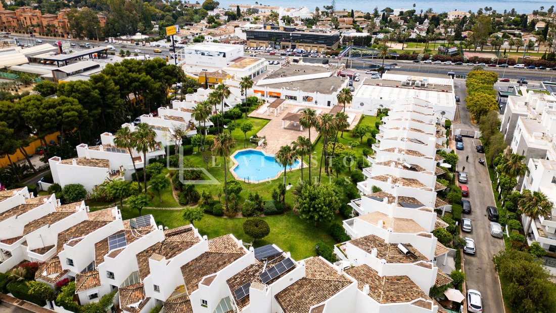 Townhouse in Estepona, Andalusia, Spain 1 - 18260428