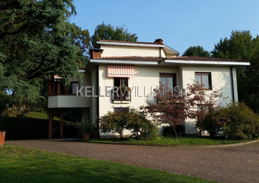House in Merate, Lombardy, Italy 2 - 18263026