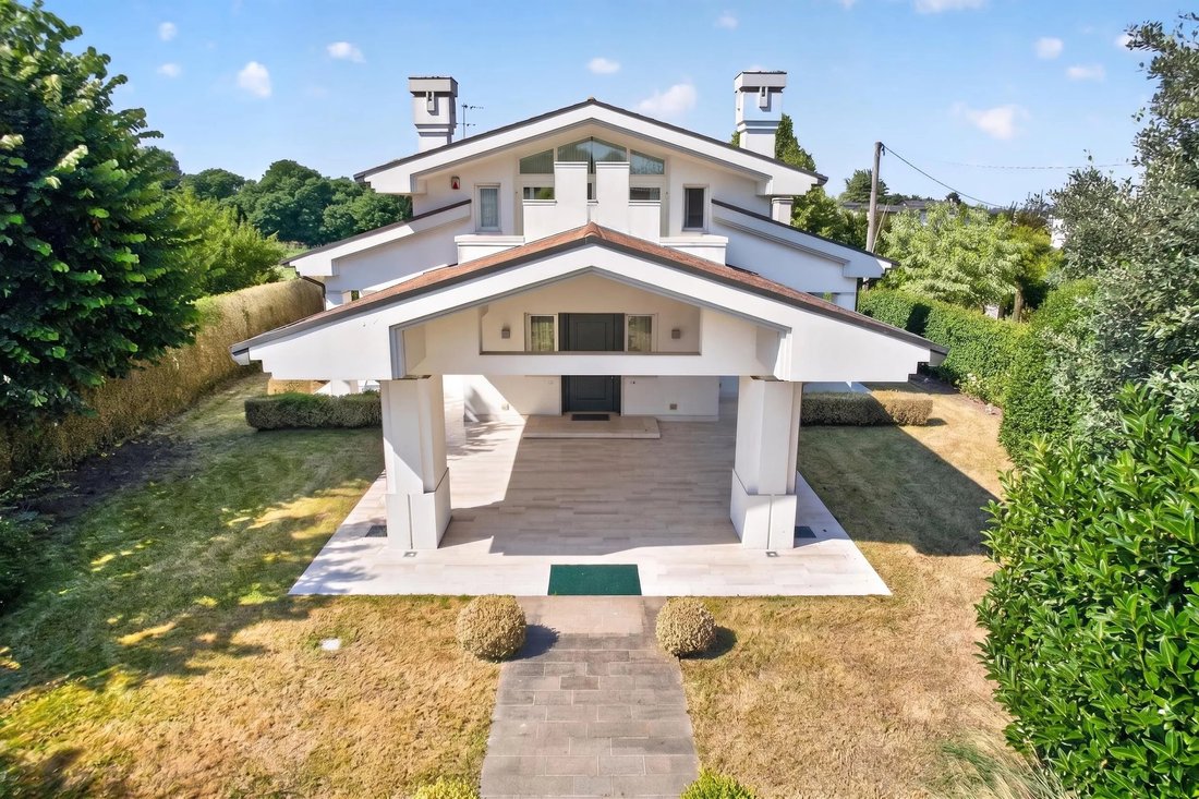 Villa in Legnaro, Veneto, Italy 1 - 18266461