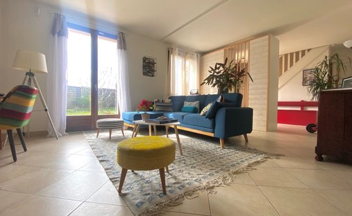 House in Montfort-l'Amaury, Ile-de-France, France 1