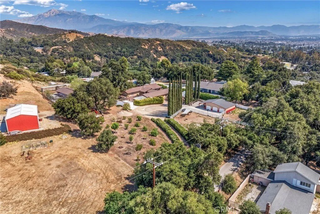 House in Cherry Valley, California, United States 3 - 17855359