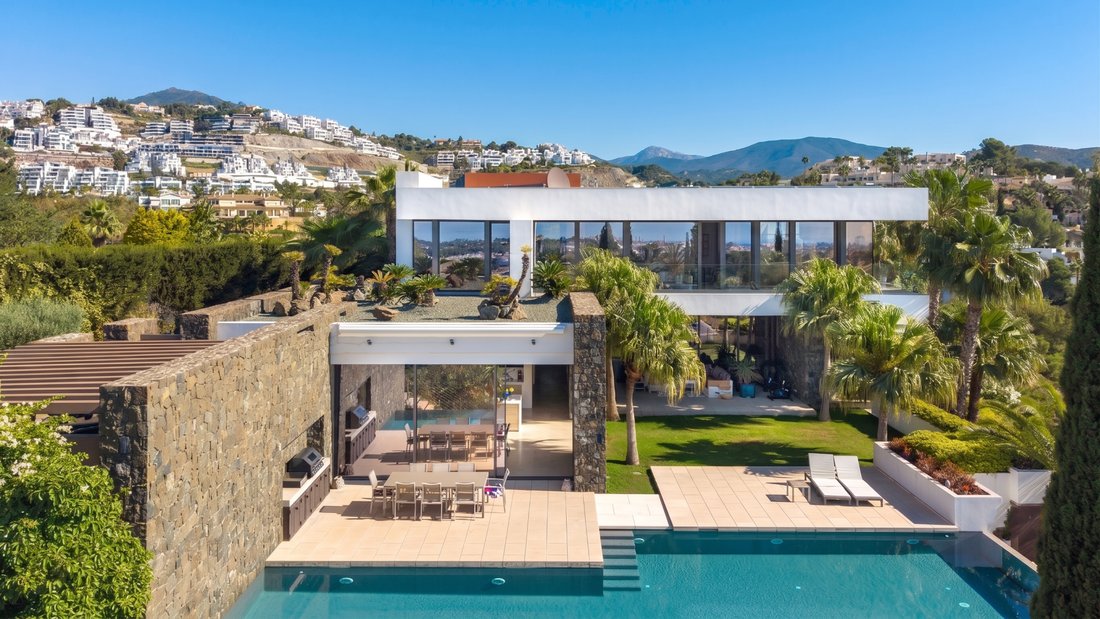 Villa in La Quinta, Benahavis, Andalusia 1 - 17749328
