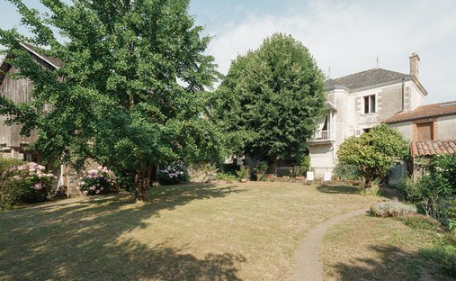Villa in La Chapelle-Basse-Mer, Divatte-sur-Loire, France 1