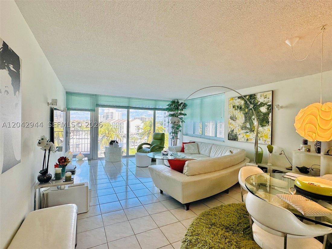 Condo in Boca Raton, Florida, United States 1 - 18265975