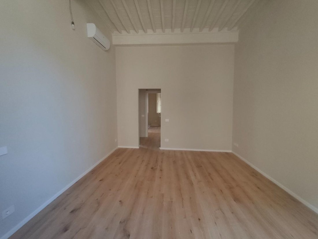 Apartment in Historic Center, Lucca, Tuscany 5 - 18266036