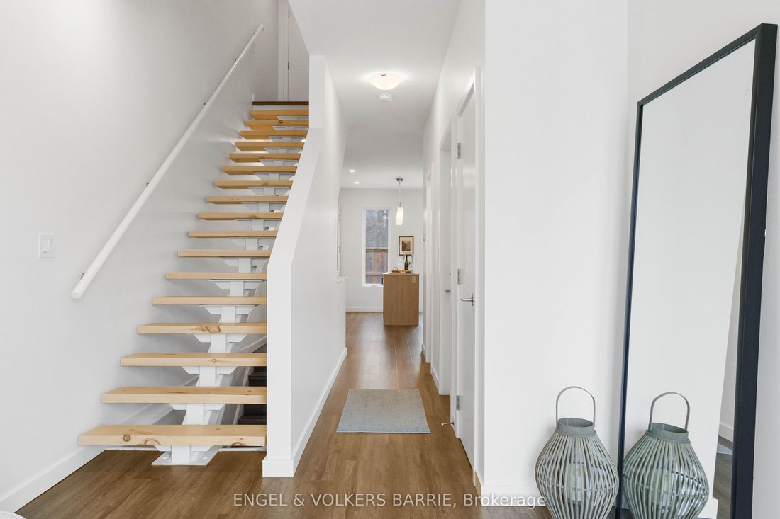 House in Barrie, Ontario, Canada 3 - 18266181