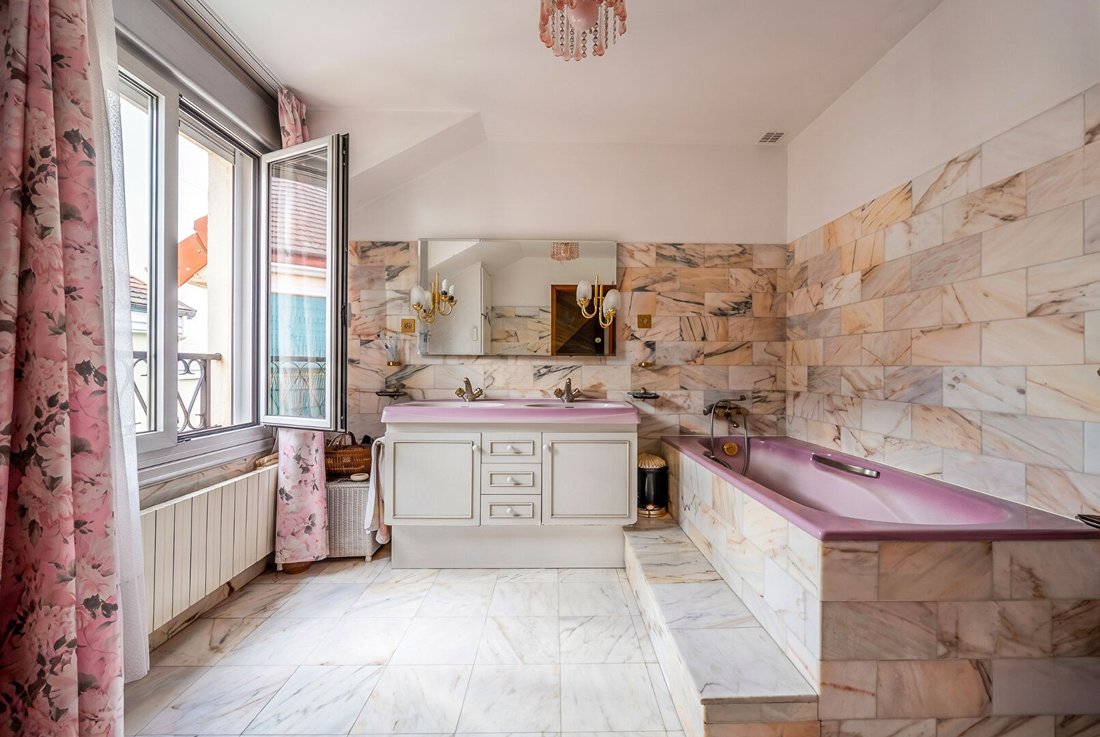 House in Plateau Ouest, Suresnes, France 5 - 18265843