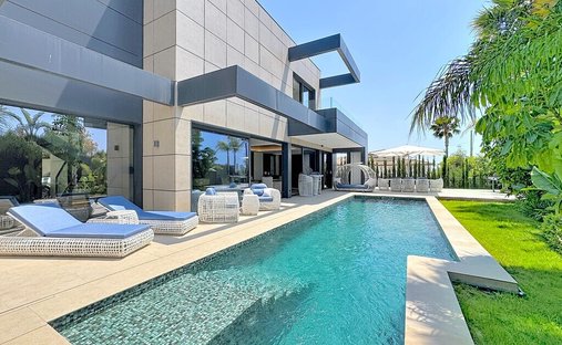 Villa in Calp / Calpe, Valencian Community, Spain 1