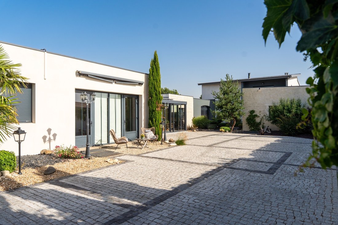 House in Centre Ville, La Rochelle, France 2 - 18266176