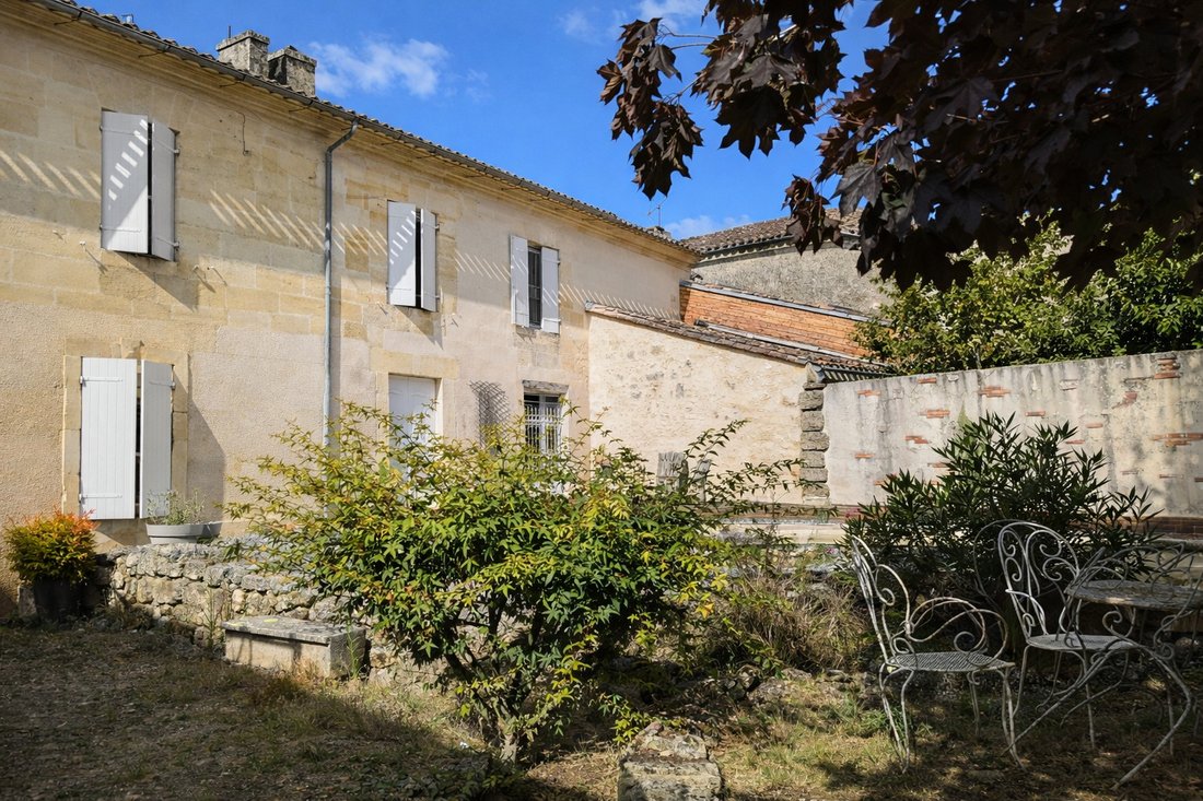 Villa in Saint-Germain-du-Puch, Nouvelle-Aquitaine, France 1 - 18266558