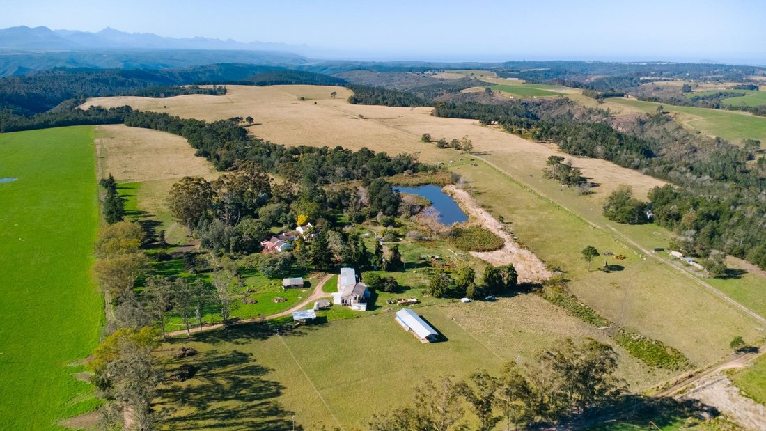 Farm Ranch in Bitou Local Municipality, Western Cape, South Africa 2 - 18266297