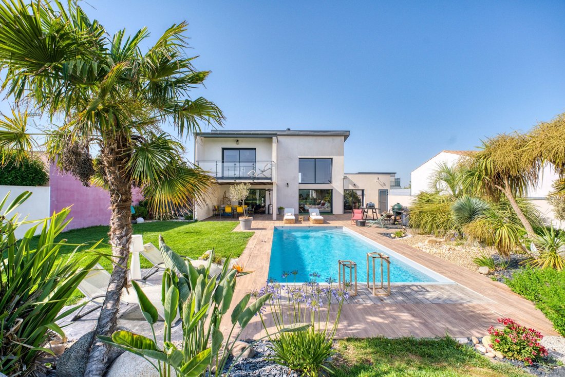 House in Centre Ville, La Rochelle, France 1 - 18266176