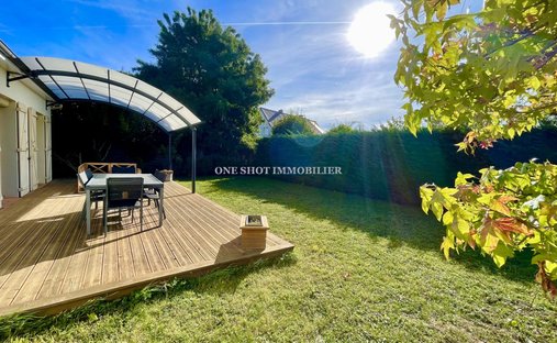House in Montission, Saint-Jean-le-Blanc, France 1