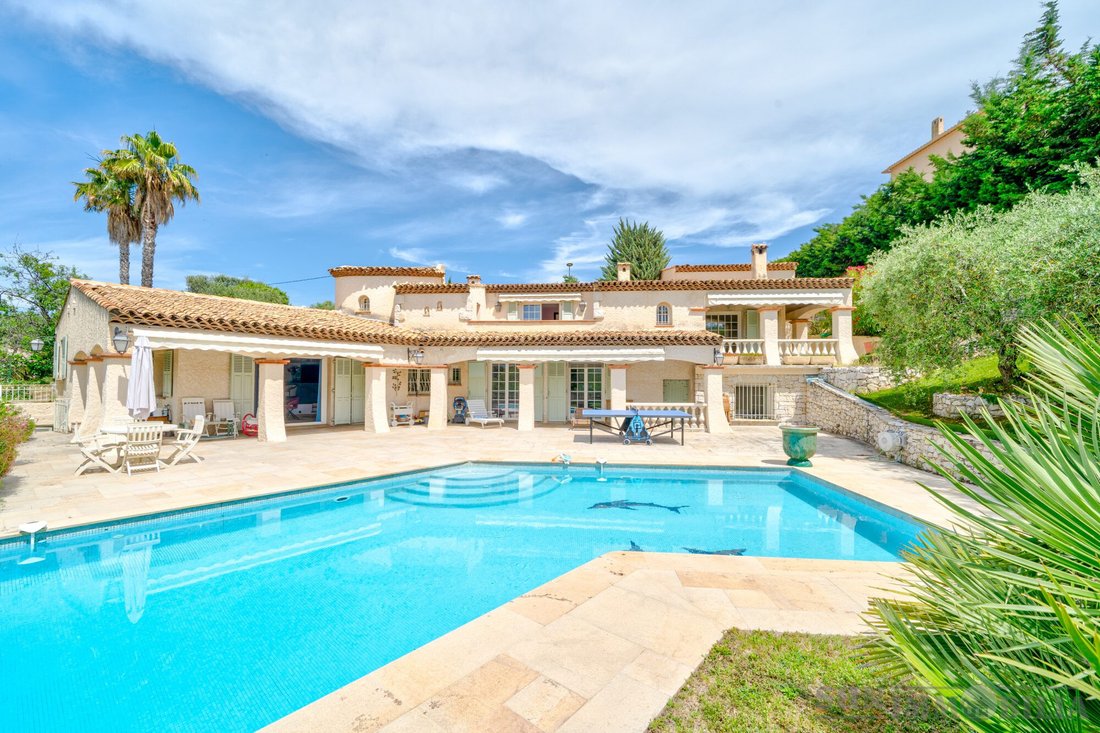 Villa in Nord, La Gaude, France 2 - 18059970