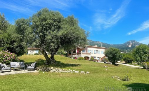 Villa in Plan de Noves, Vence, France 1