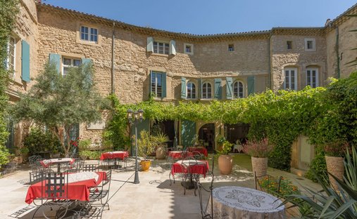 Castello a Allées Paul Riquet, Beziers, Francia 1