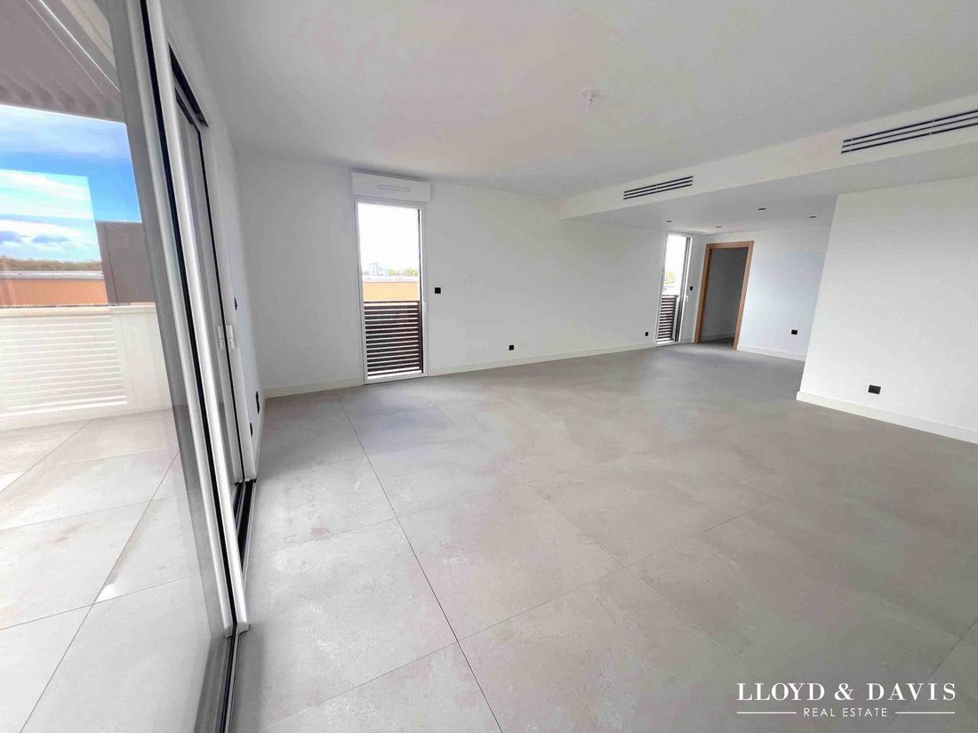 Apartment in Centre Ville, Castries, France 3 - 17024747