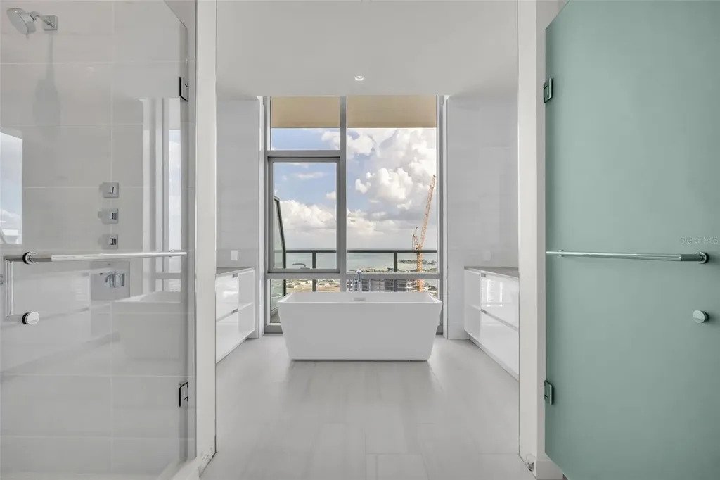 House in St. Petersburg, Florida, United States 5 - 18267114