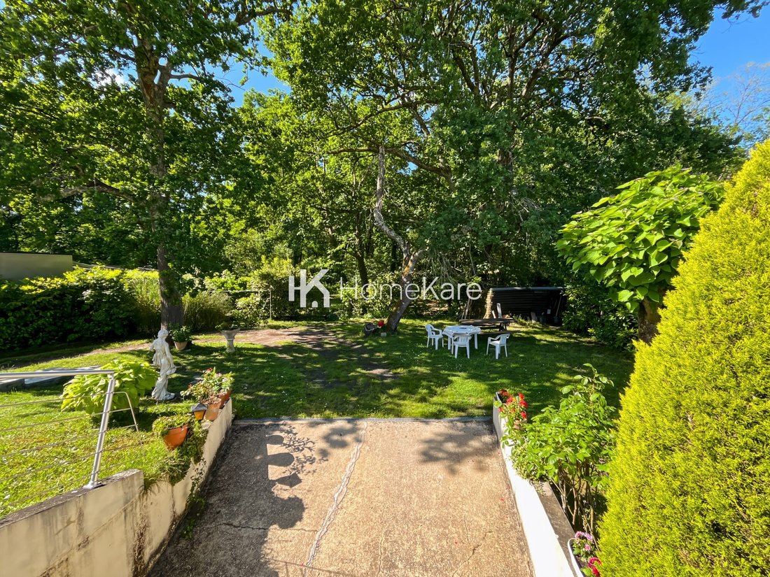 House in Sardine-Chiquet, Pessac, France 1 - 18267209