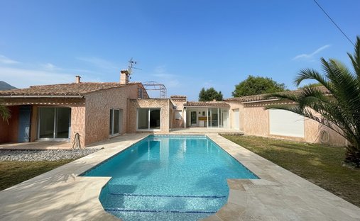 Villa in Nord, La Gaude, France 1