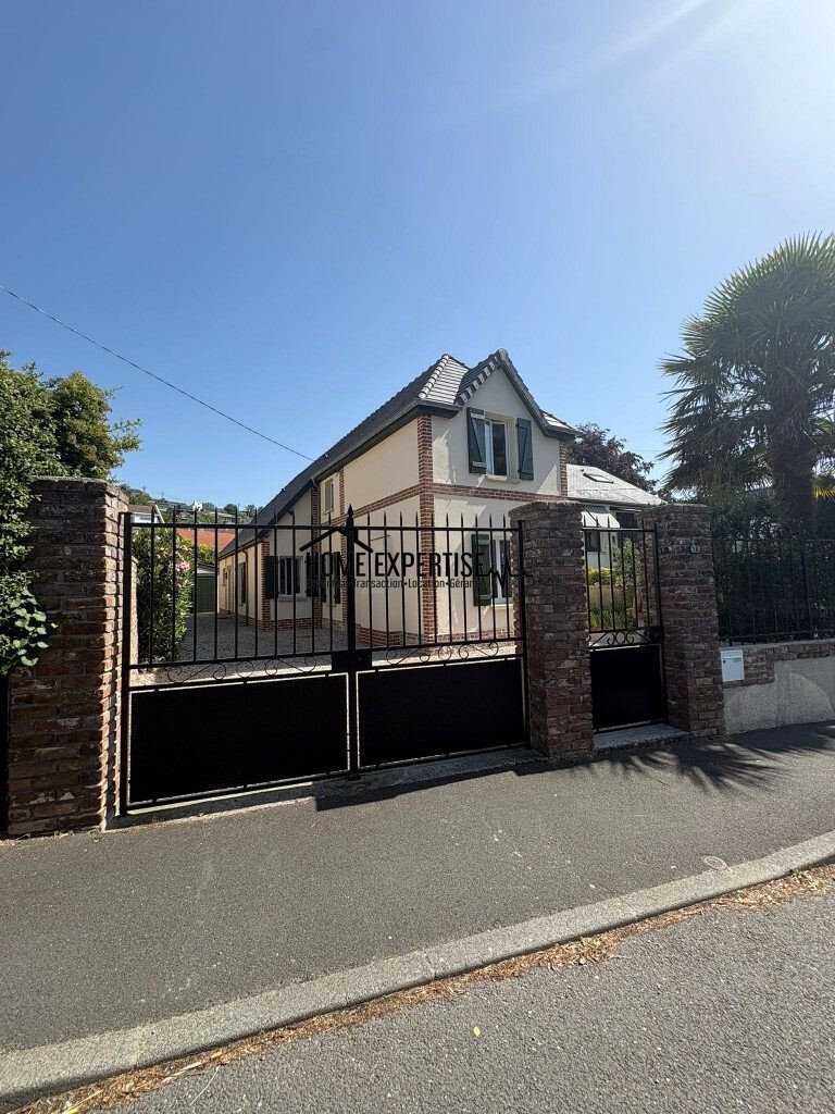 House in Plateau de la Heve, Sainte-Adresse, France 1 - 18267161