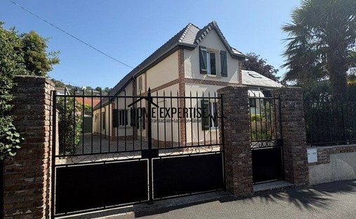 House in Plateau de la Heve, Sainte-Adresse, France 1