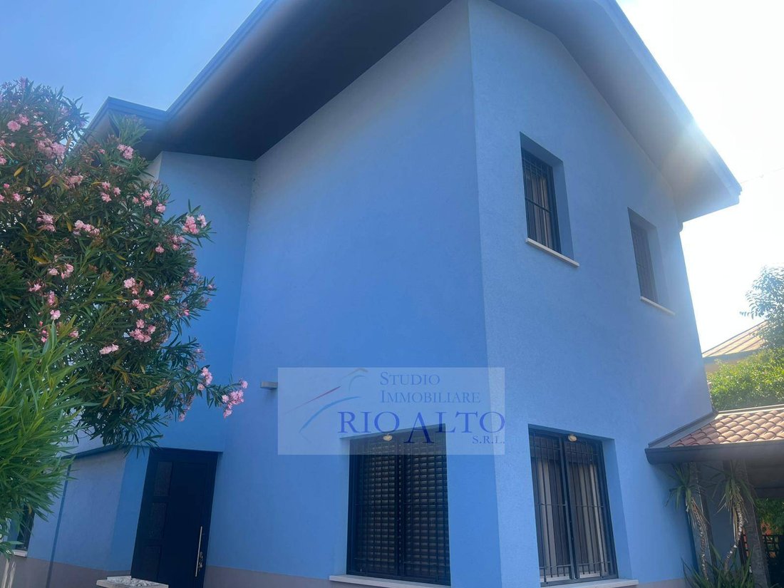 Villa in Mestre Center, Venice, Veneto 2 - 18267010