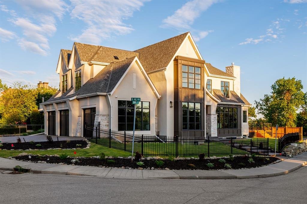 House in Calgary, Alberta, Canada 2 - 18267065