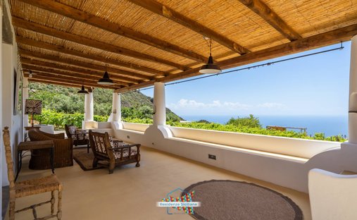 Villa in Leni, Sizilien, Italien 1
